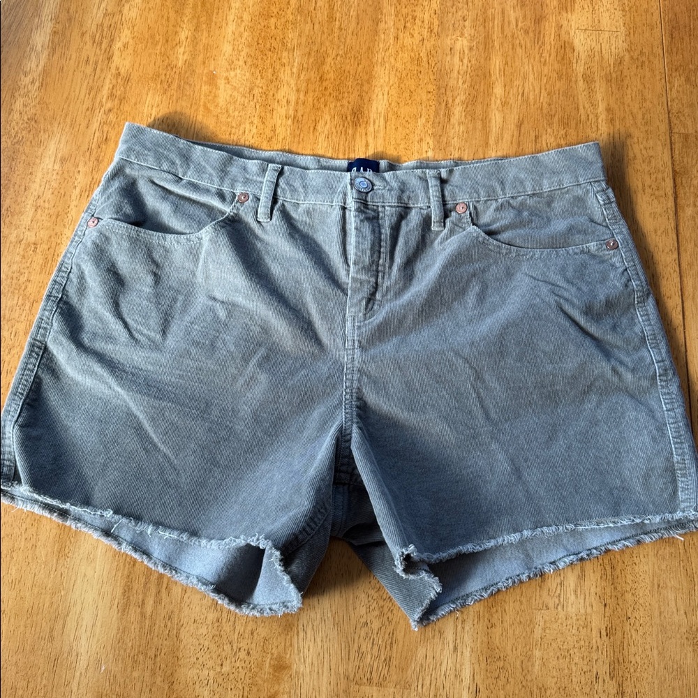 GAP size 14 Women's olive corduroy Shorts